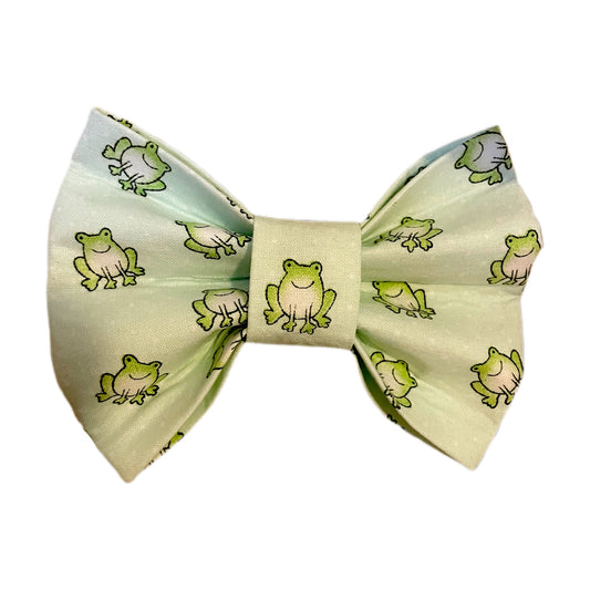 Frogger Bow Tie (Size Medium) - BED & BISCUIT INN